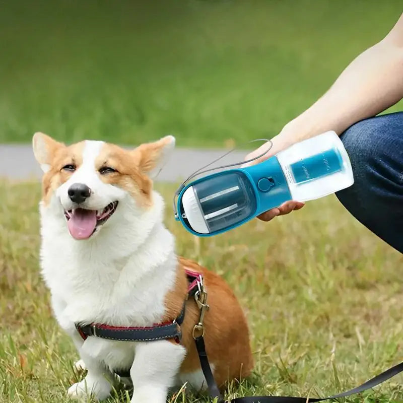 Gourde 3-en-1 Portable pour Animal – Eau, Nourriture & Sacs